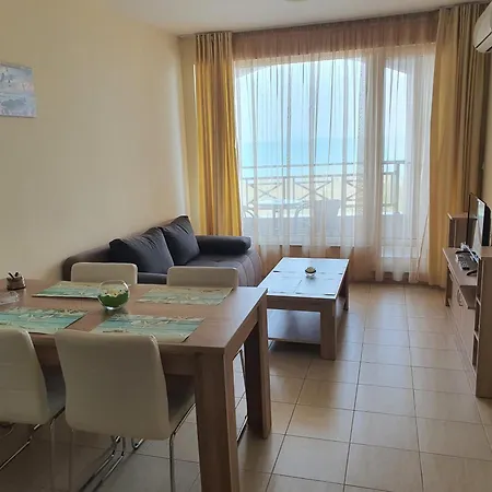 таня 8 Apartment