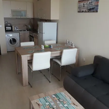 таня 8 Apartment Pomorie